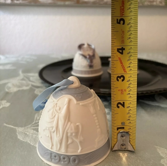 Vintage Lladro Porcelain Christmas Bells - Lot Of 3 - Years 1995, 1990, 1989 - Picture 8 of 9